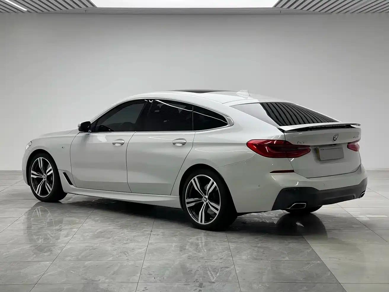2018 BMW 6 Series GT 630i M Sport Package — миниатюра 9
