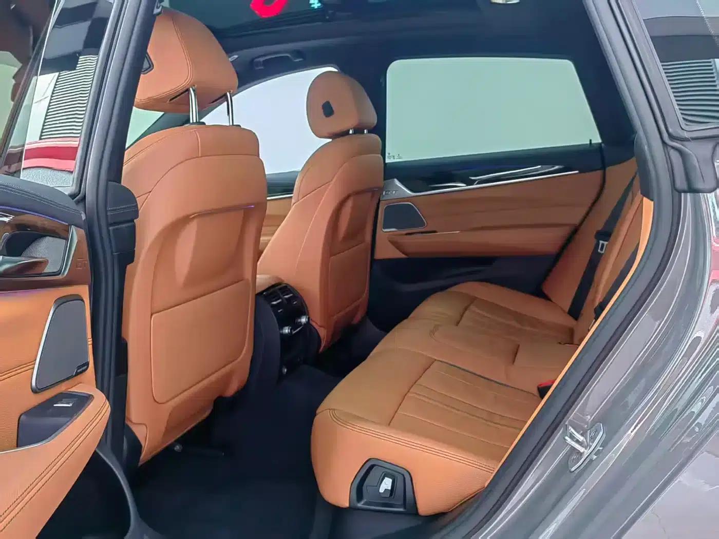 2022 BMW 6 Series GT 630i M Sport Package — миниатюра 9