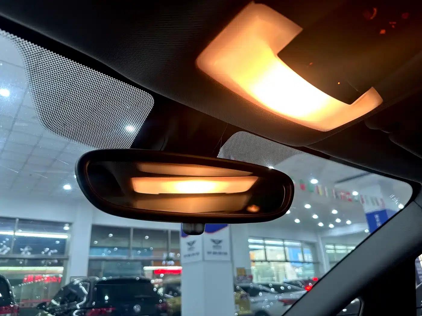 2015 BMW 2 Series Gran Tourer 218i Leading Edition — миниатюра 11