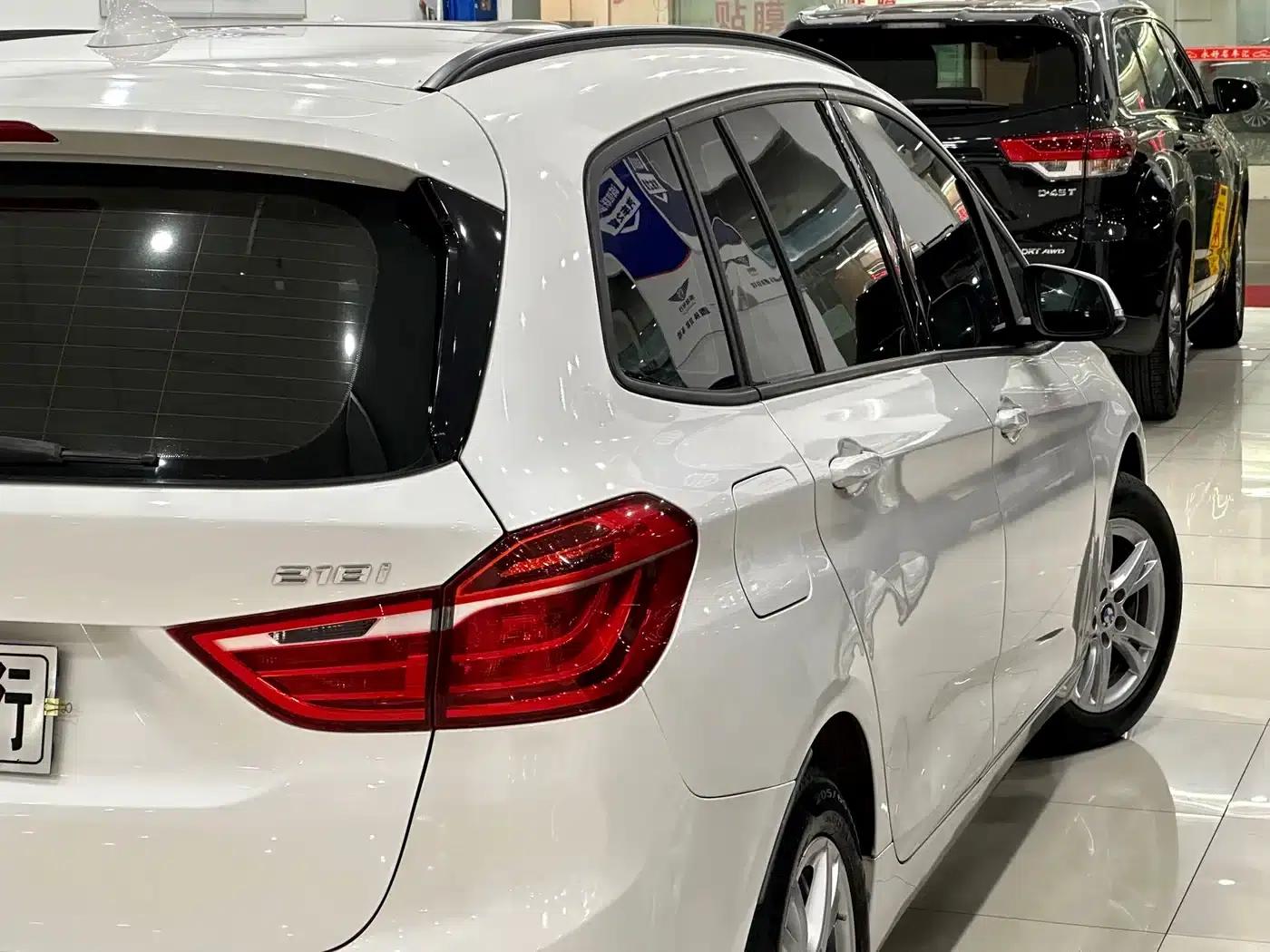 2015 BMW 2 Series Gran Tourer 218i Leading Edition — миниатюра 16
