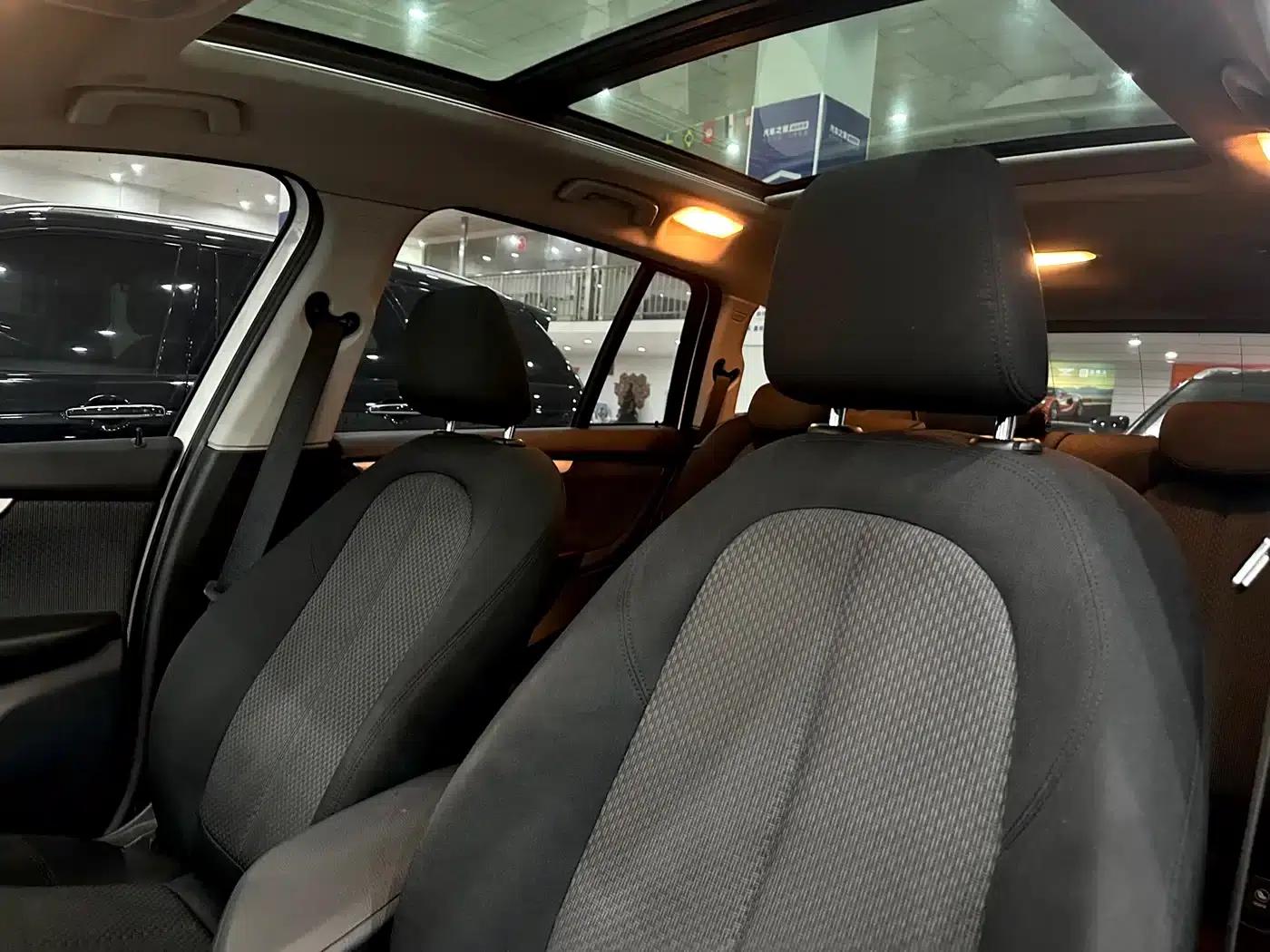 2015 BMW 2 Series Gran Tourer 218i Leading Edition — миниатюра 18
