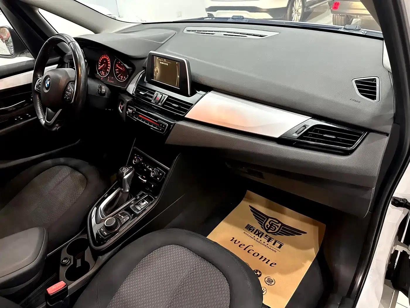 2015 BMW 2 Series Gran Tourer 218i Leading Edition — миниатюра 25