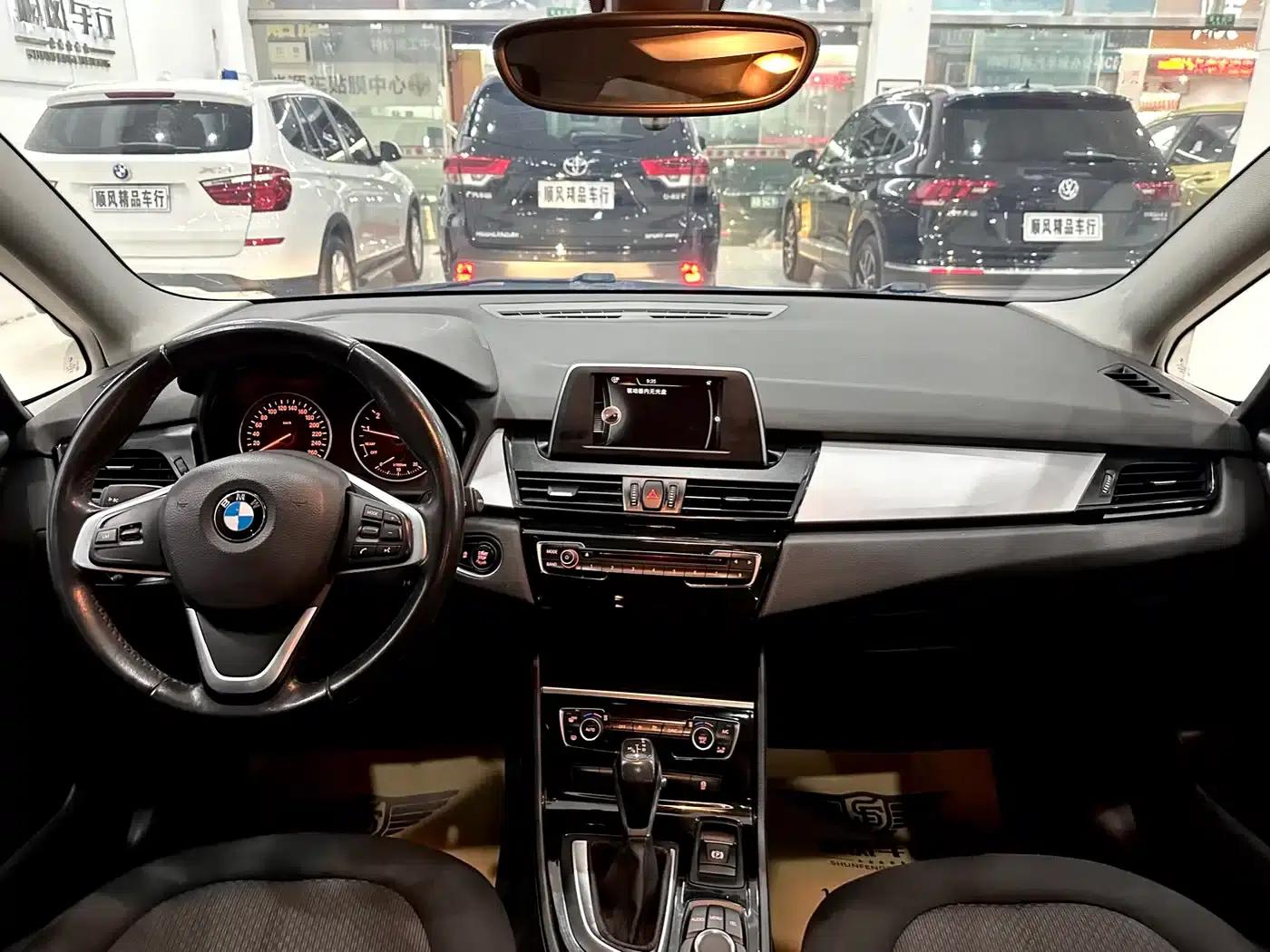 2015 BMW 2 Series Gran Tourer 218i Leading Edition — миниатюра 9
