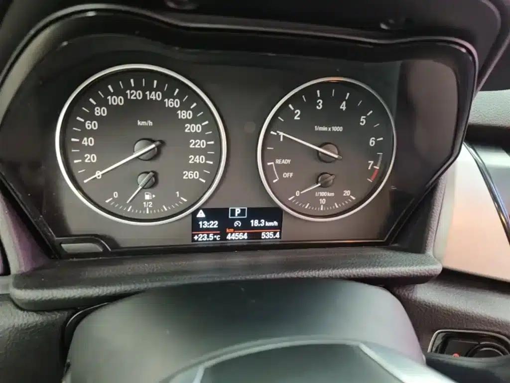 2015 BMW 2 Series Gran Tourer 218i Leading Edition — миниатюра 12