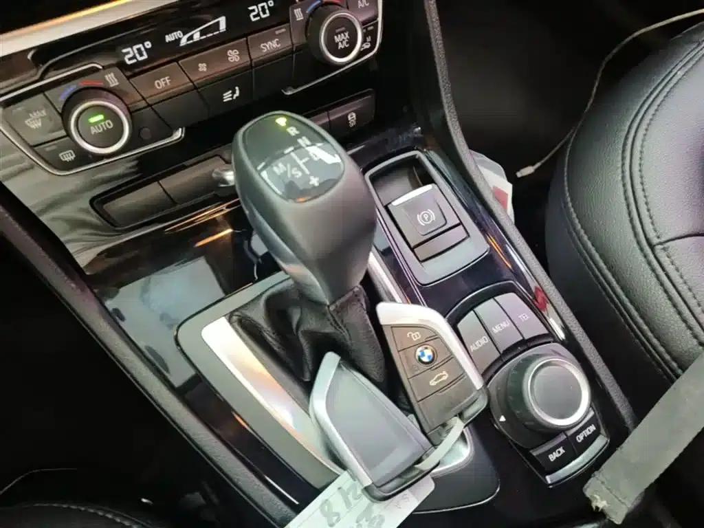 2015 BMW 2 Series Gran Tourer 218i Leading Edition — миниатюра 14