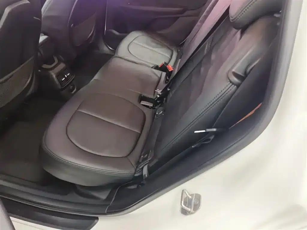 2015 BMW 2 Series Gran Tourer 218i Leading Edition — миниатюра 17