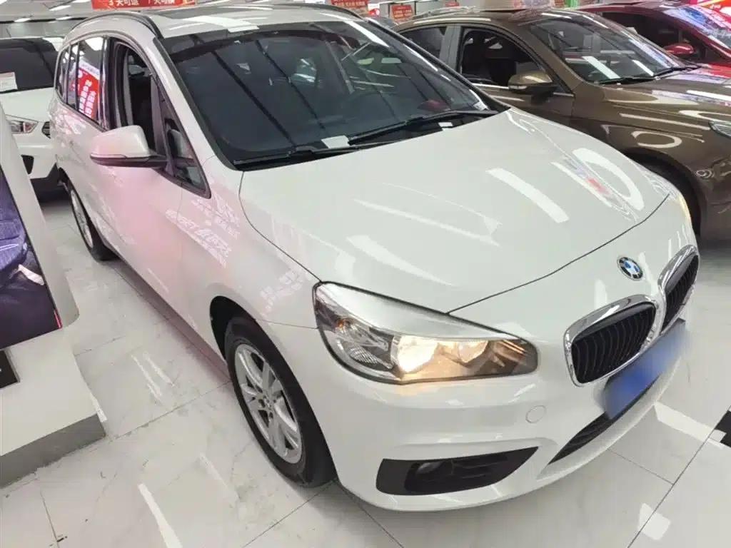 2015 BMW 2 Series Gran Tourer 218i Leading Edition — миниатюра 4