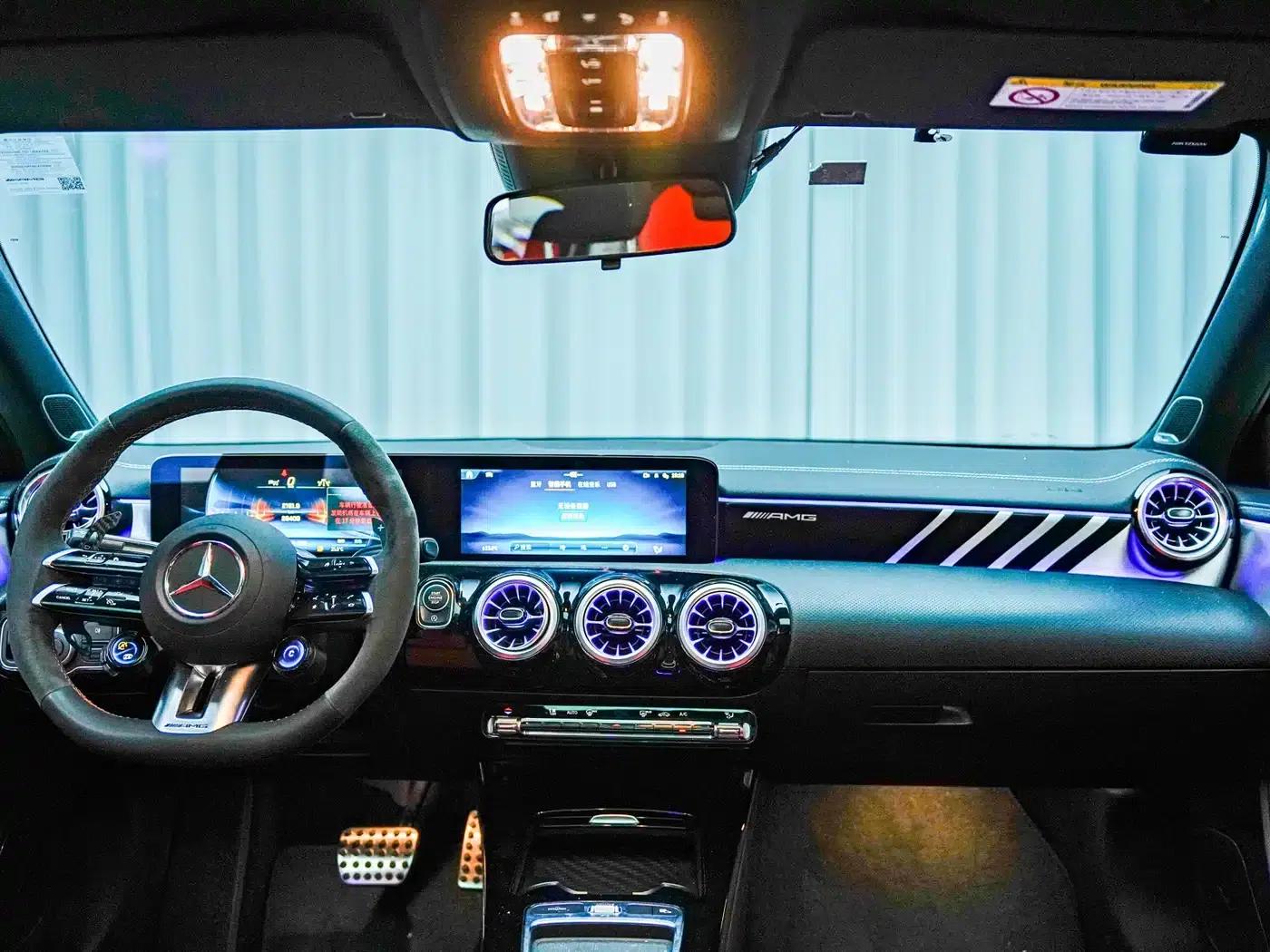 2024 Mercedes-Benz A-Class AMG Facelift AMG A 35 L 4MATIC — миниатюра 15