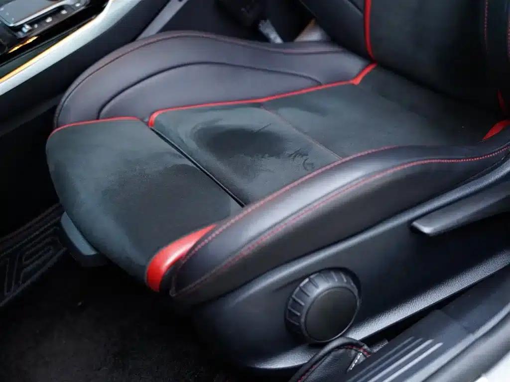 2021 Mercedes-Benz A-Class AMG A 35 L 4MATIC Midnight Edition — миниатюра 28