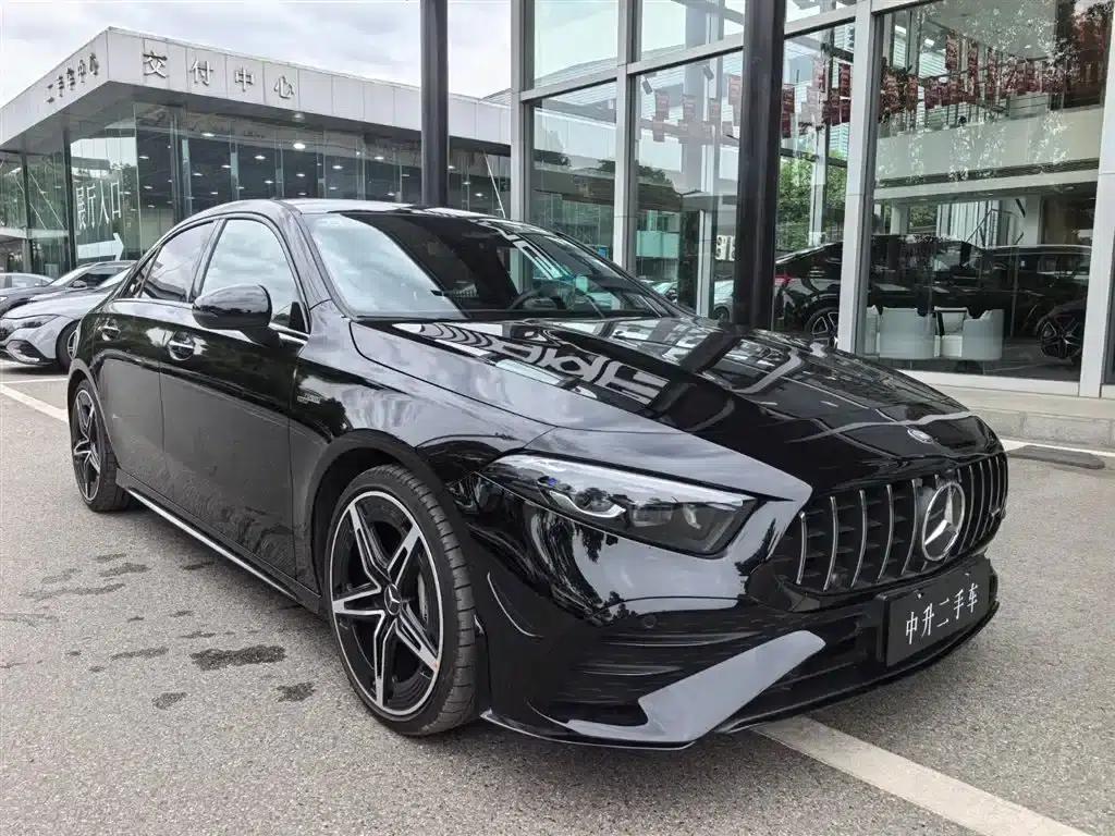 2025 Mercedes-Benz A-Class AMG A 35 L 4MATIC — миниатюра 3