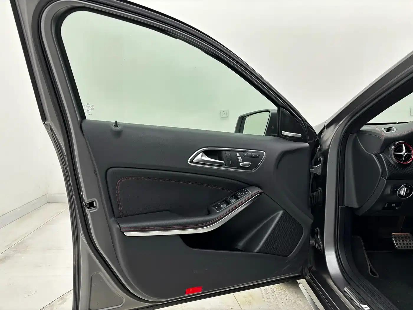 2016 Mercedes-Benz A-Class AMG (Imported) AMG A 45 4MATIC — миниатюра 14