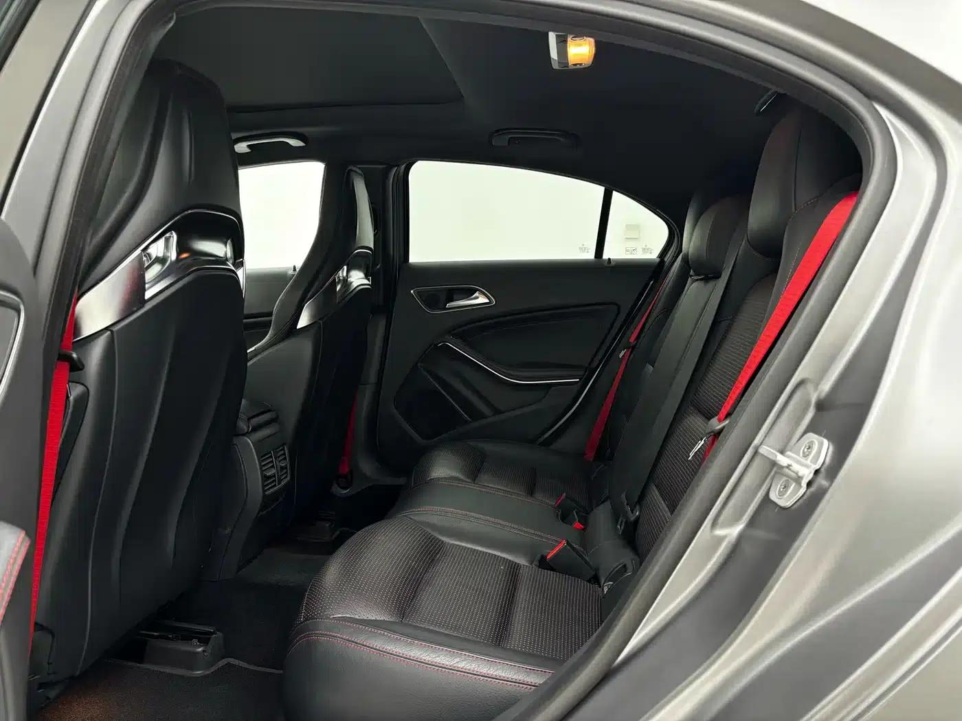 2016 Mercedes-Benz A-Class AMG (Imported) AMG A 45 4MATIC — миниатюра 18
