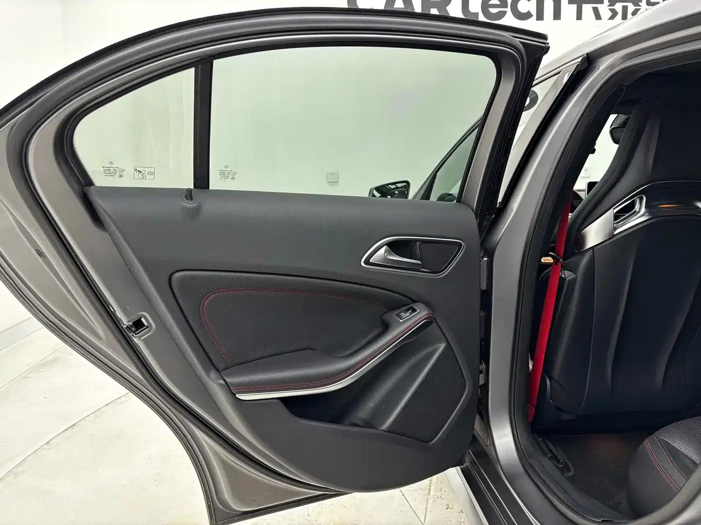 2016 Mercedes-Benz A-Class AMG (Imported) AMG A 45 4MATIC — миниатюра 19