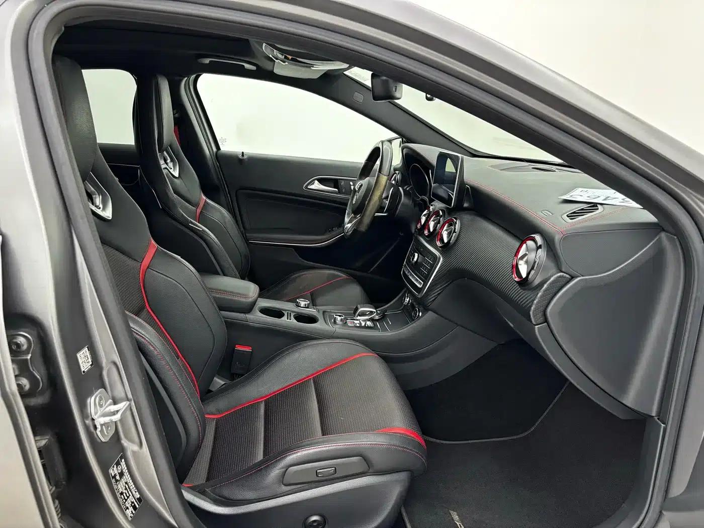 2016 Mercedes-Benz A-Class AMG (Imported) AMG A 45 4MATIC — миниатюра 23
