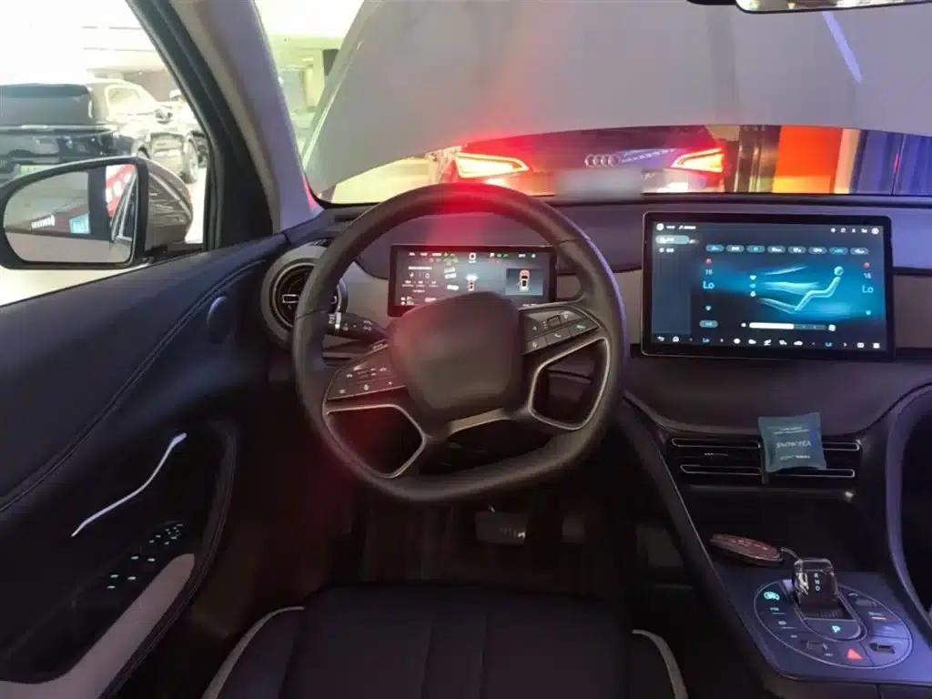 Hiace 05 DM-i 2025 DM-i Intelligent Driving Edition 75KM Luxury Model — миниатюра 11