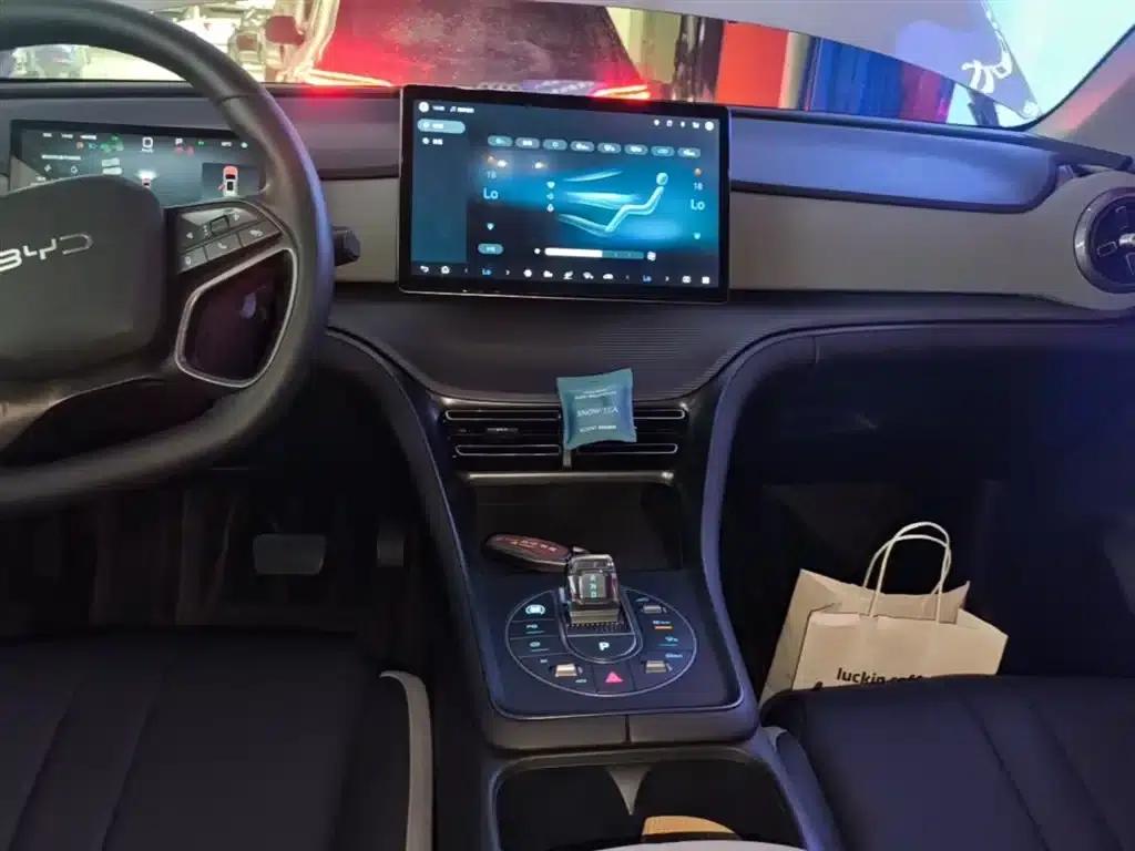 Hiace 05 DM-i 2025 DM-i Intelligent Driving Edition 75KM Luxury Model — миниатюра 13