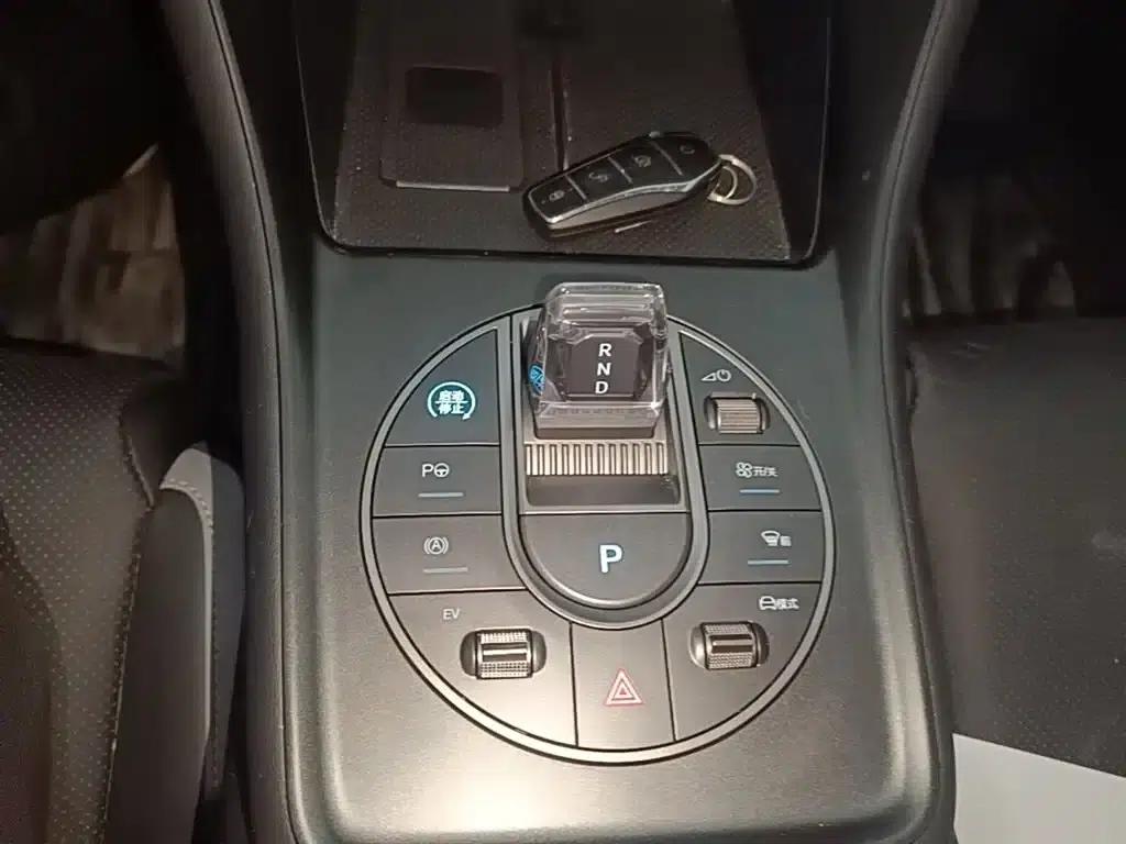 Hiace 05 DM-i 2025 DM-i Intelligent Driving Edition 115KM Flagship Model — миниатюра 14