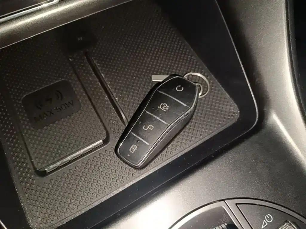Hiace 05 DM-i 2025 DM-i Intelligent Driving Edition 115KM Flagship Model — миниатюра 9