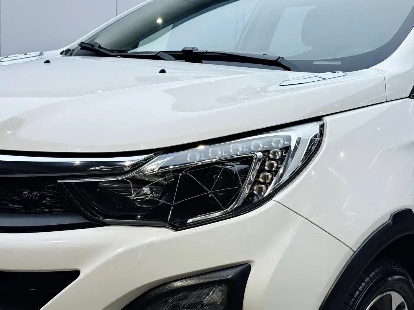 2017 Yuan 1.5L Automatic Cool Connected Edition — миниатюра 27