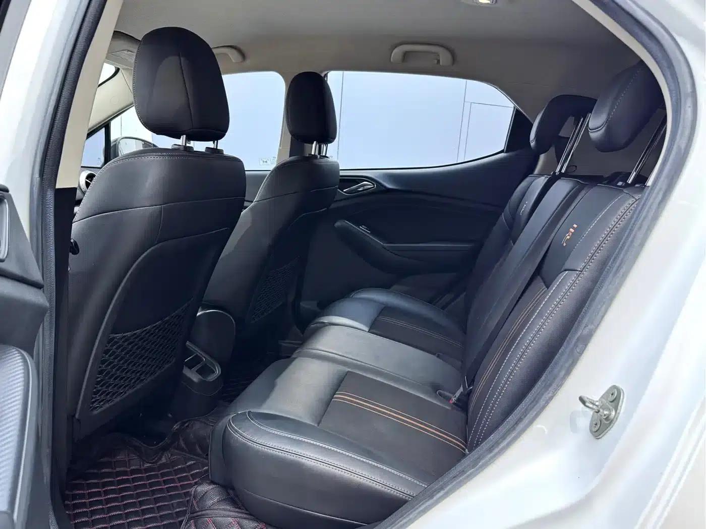 2017 Yuan 1.5L Automatic Cool Connected Edition — миниатюра 8