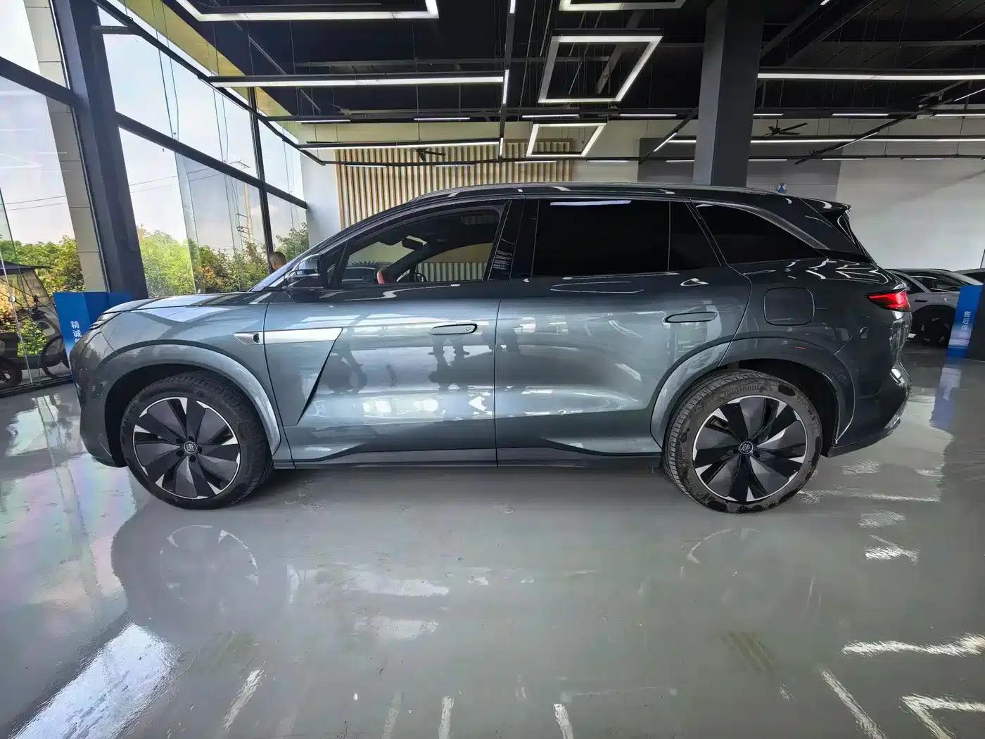 Tang L 2025 EV 600KM Four-Wheel Drive LiDAR Flagship Edition — миниатюра 17
