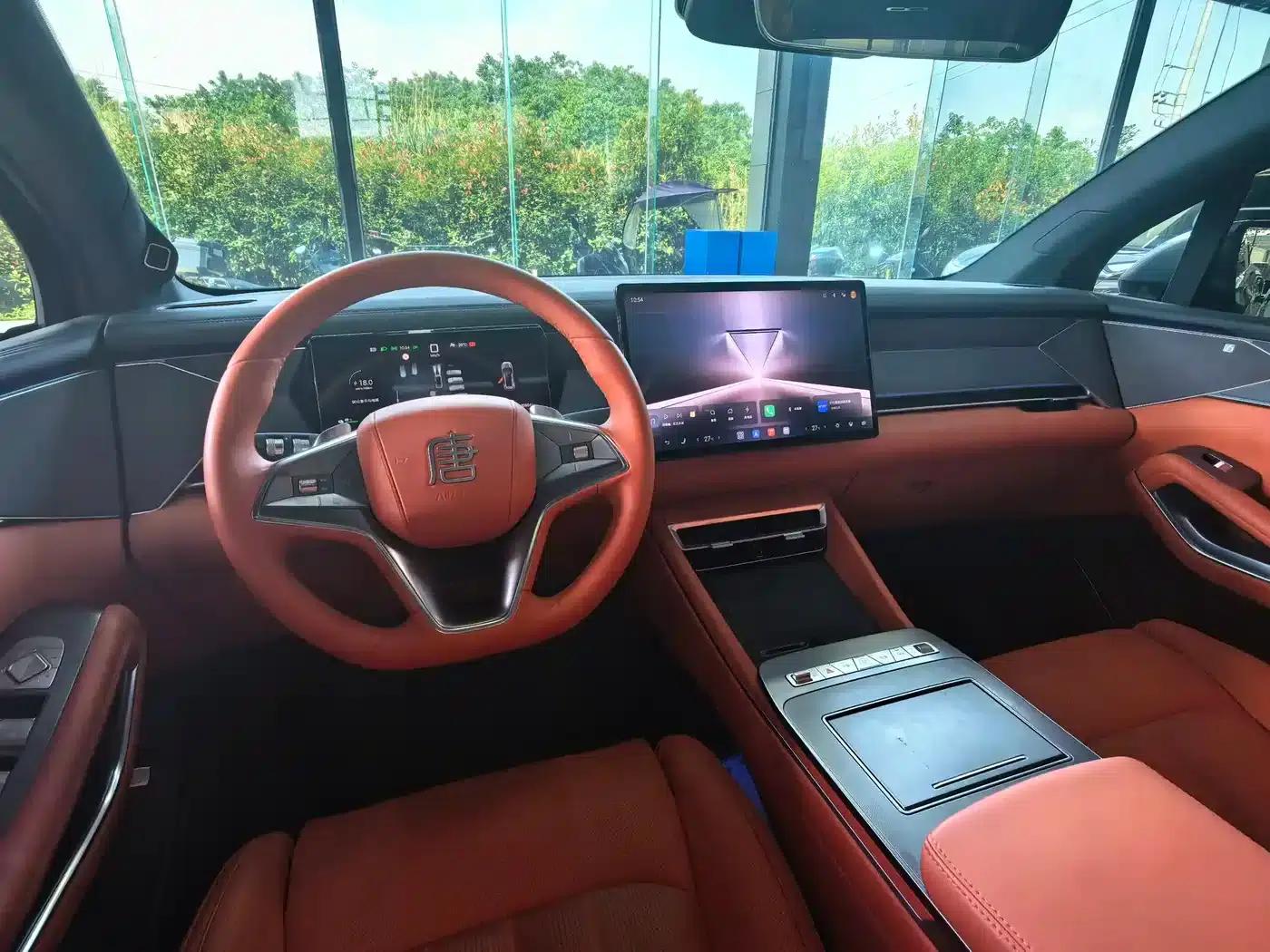 Tang L 2025 EV 600KM Four-Wheel Drive LiDAR Flagship Edition — миниатюра 4