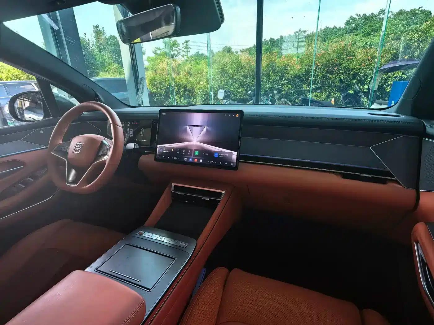 Tang L 2025 EV 600KM Four-Wheel Drive LiDAR Flagship Edition — миниатюра 6