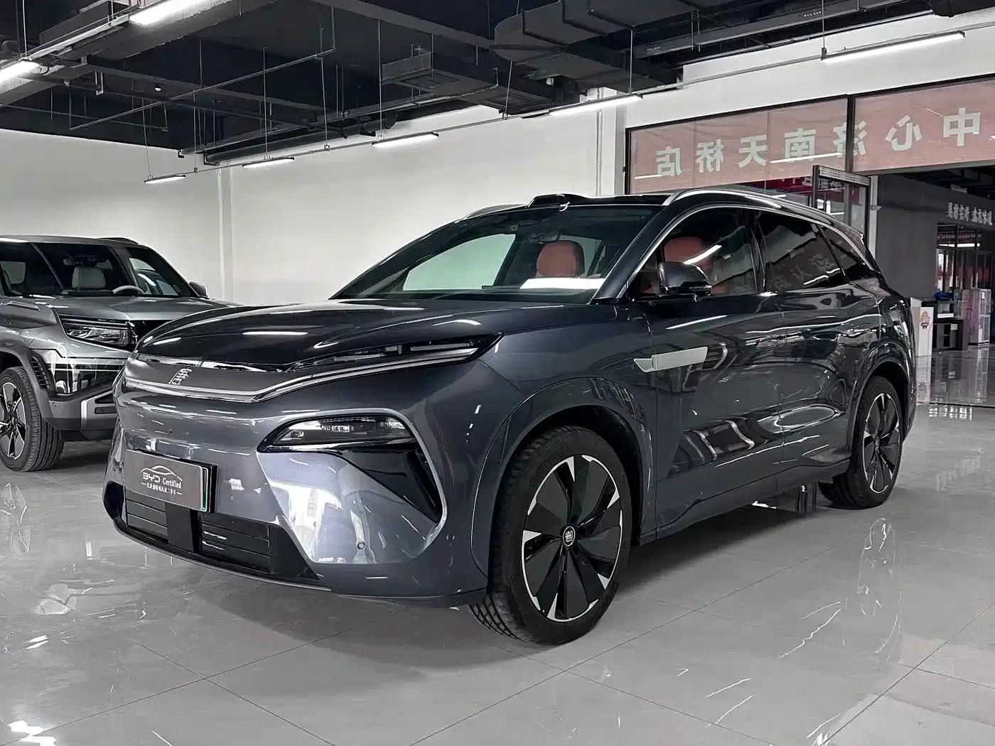 Tang L 2025 EV 600KM Four-Wheel Drive LiDAR Flagship Edition — миниатюра 1