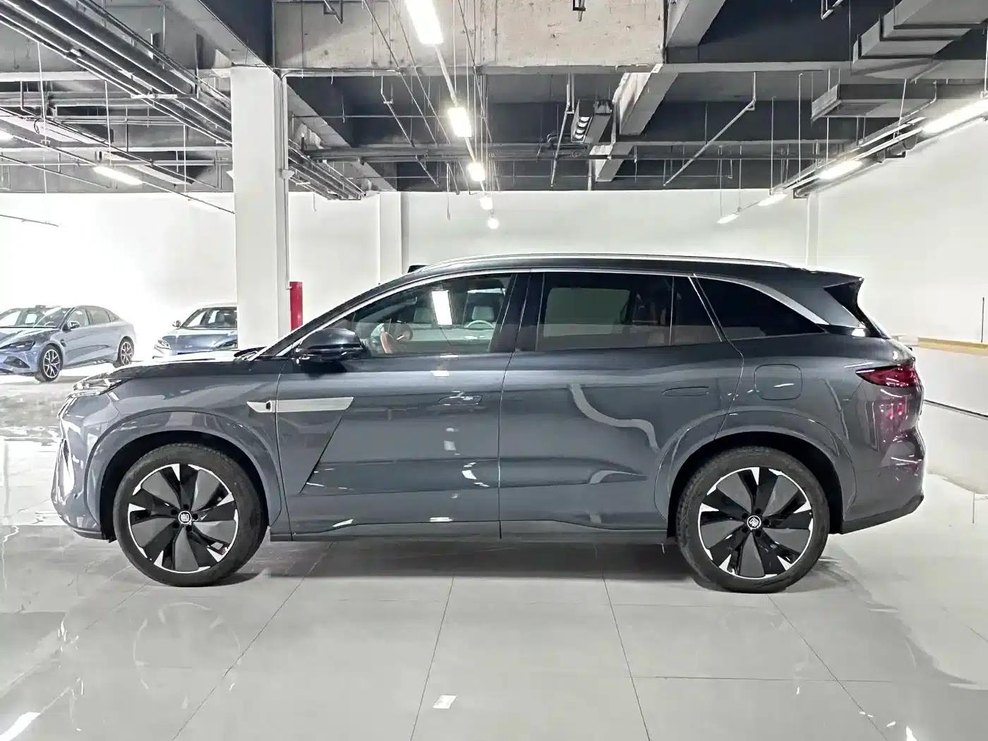 Tang L 2025 EV 600KM Four-Wheel Drive LiDAR Flagship Edition — миниатюра 2