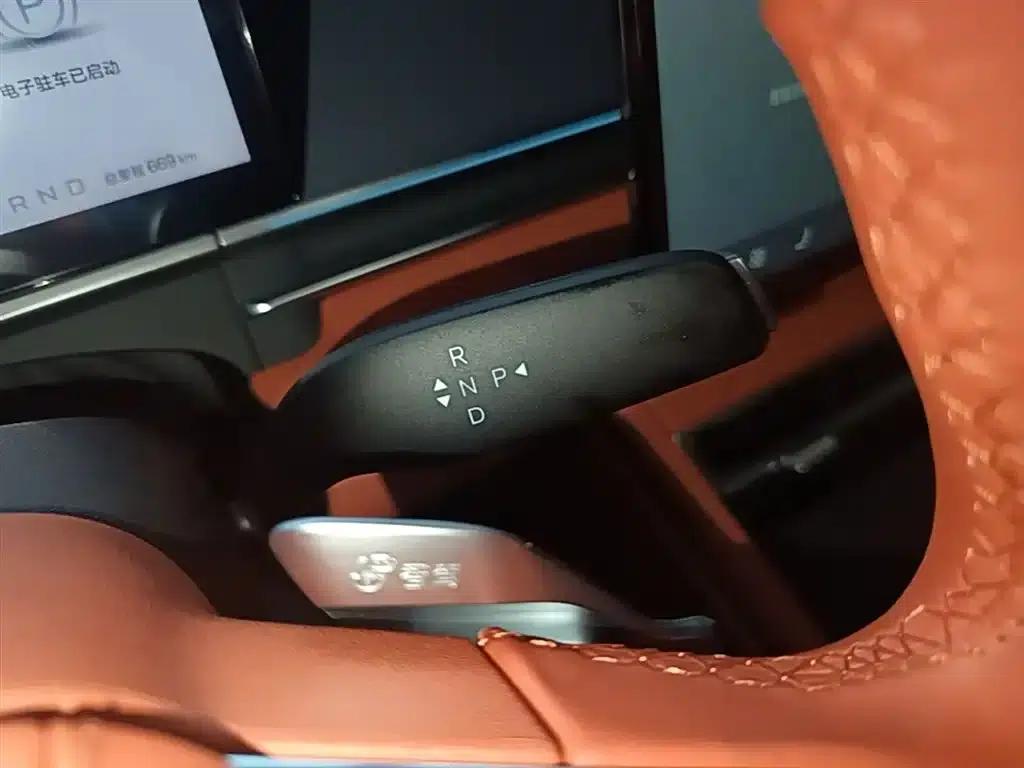 Tang L 2025 EV 670KM LiDAR Flagship Edition — миниатюра 14
