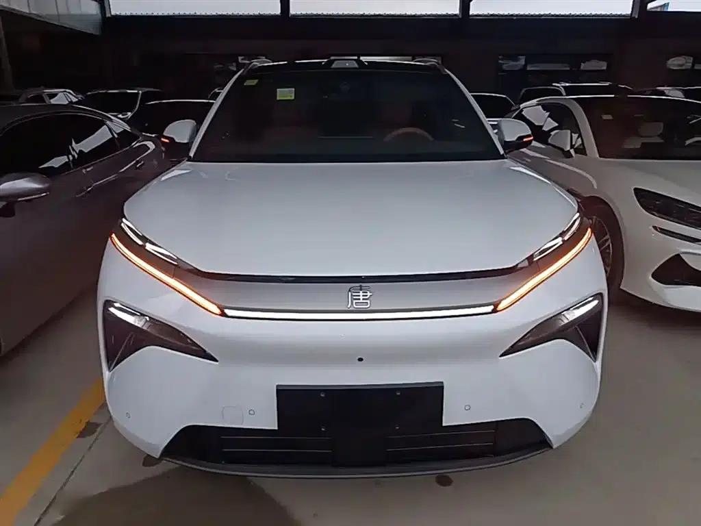 Tang L 2025 EV 670KM LiDAR Flagship Edition — миниатюра 3