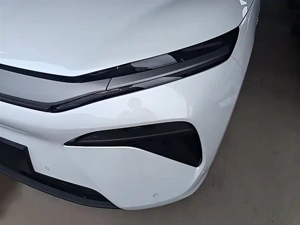 Tang L 2025 EV 670KM LiDAR Flagship Edition — миниатюра 24