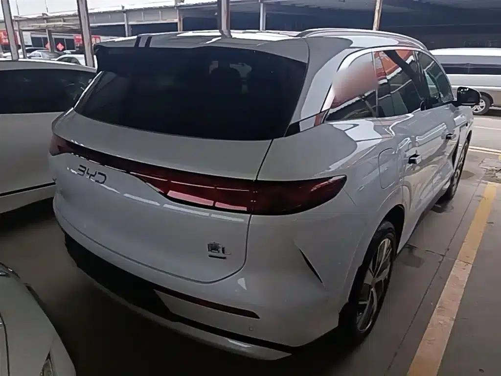 Tang L 2025 EV 670KM LiDAR Flagship Edition — миниатюра 7