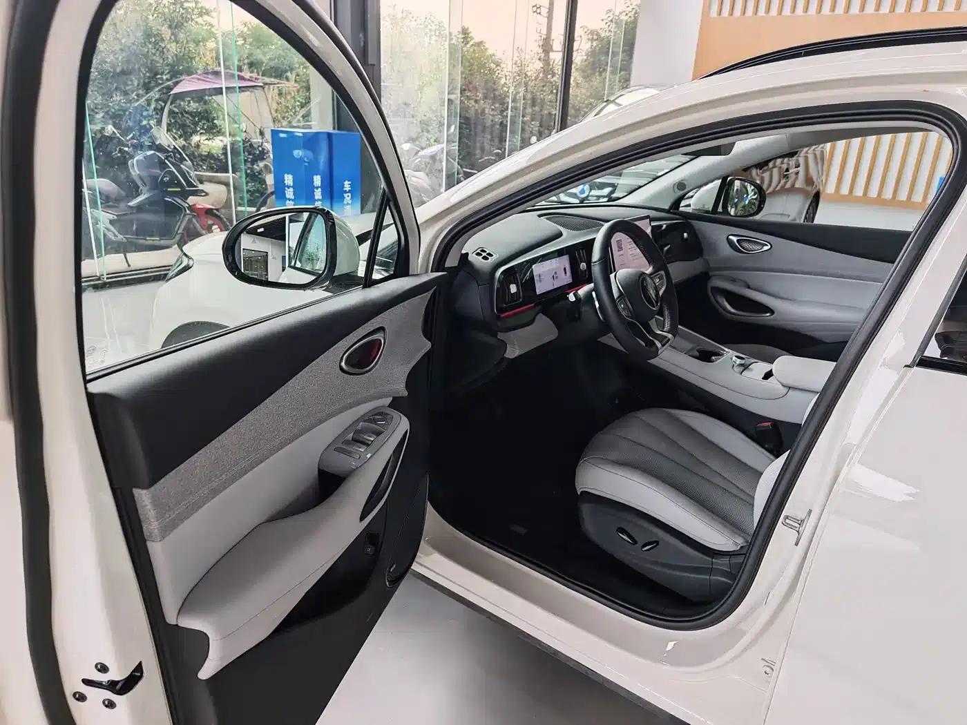Hiace 05 EV 2025 520KM Flagship Intelligent Navigation Edition — миниатюра 4