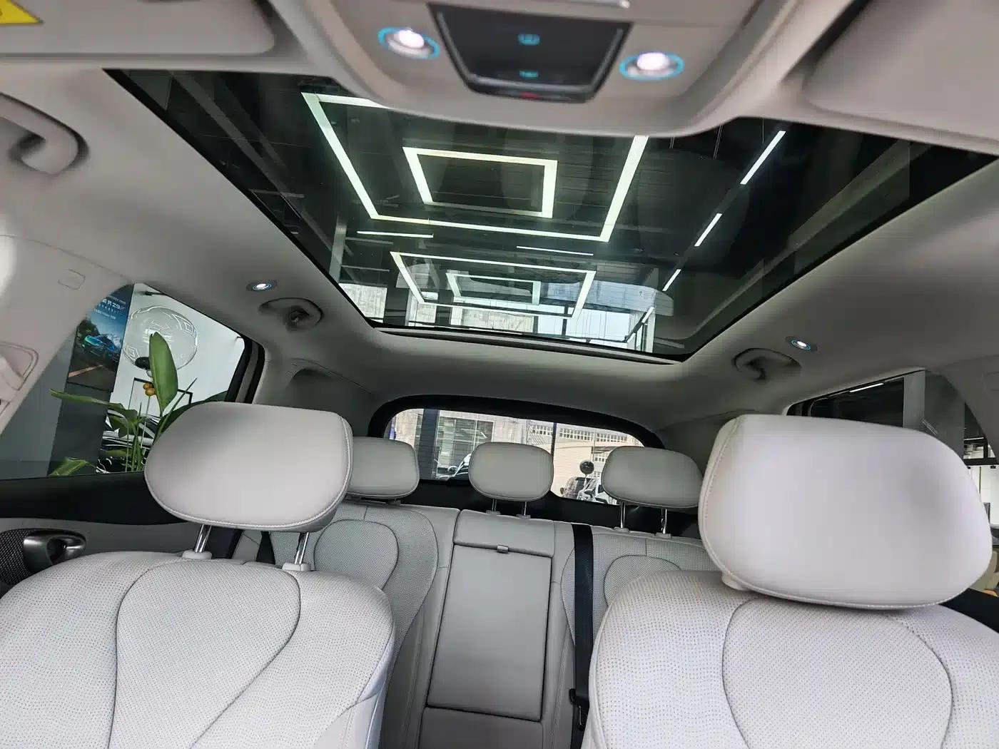 Hiace 05 EV 2025 520KM Flagship Intelligent Navigation Edition — миниатюра 6