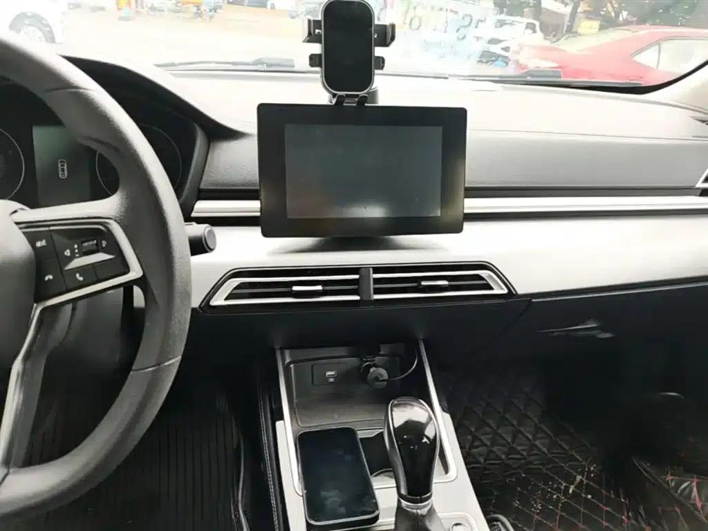 Qin 2019 1.5L Automatic Deluxe Edition — миниатюра 13