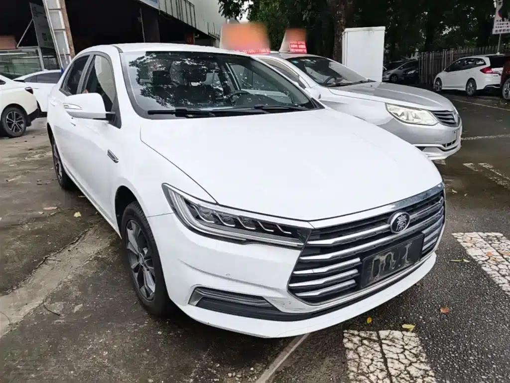 Qin 2019 1.5L Automatic Deluxe Edition — миниатюра 4