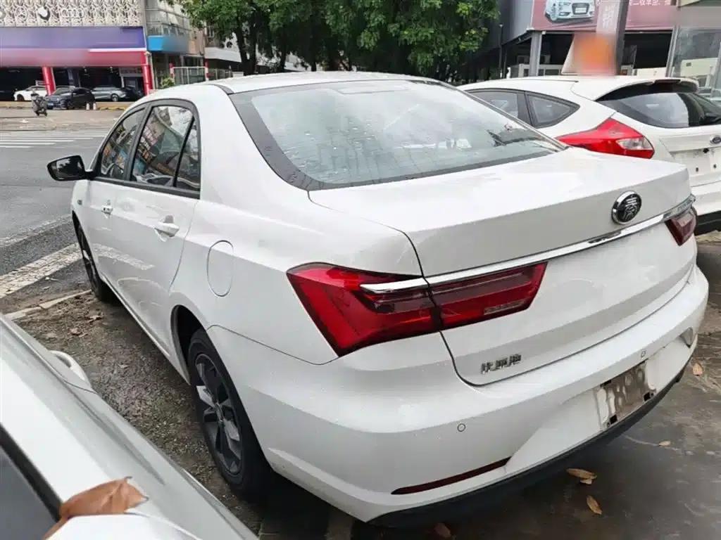 Qin 2019 1.5L Automatic Deluxe Edition — миниатюра 5