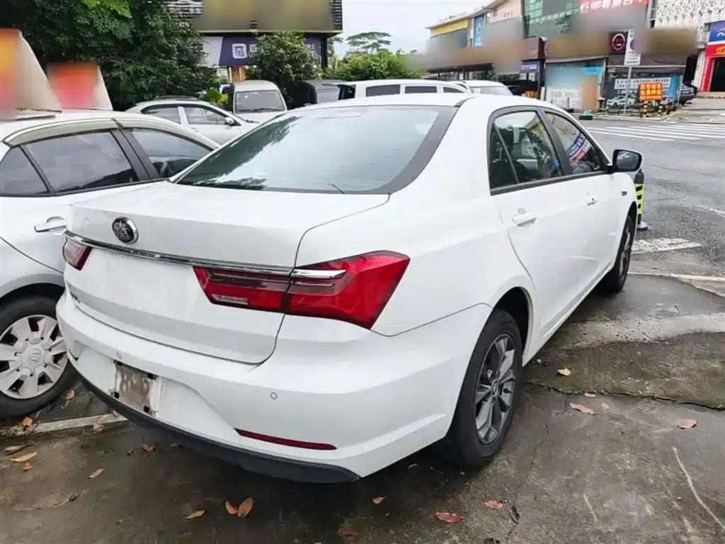 Qin 2019 1.5L Automatic Deluxe Edition — миниатюра 7