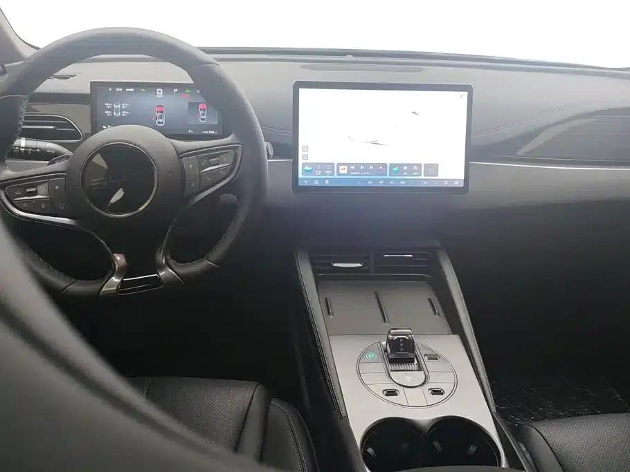 Seal 06 DM-i Touring Edition 2025 DM-i 150KM Premium Model — миниатюра 12