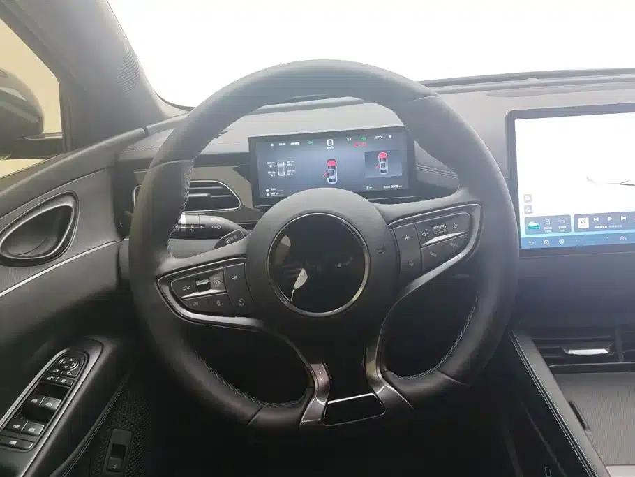 Seal 06 DM-i Touring Edition 2025 DM-i 150KM Premium Model — миниатюра 15