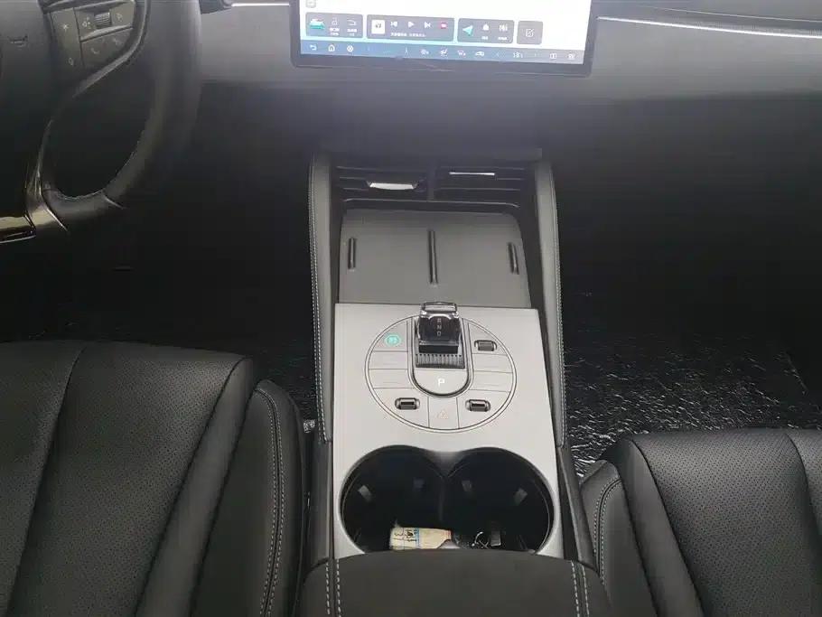 Seal 06 DM-i Touring Edition 2025 DM-i 150KM Premium Model — миниатюра 16