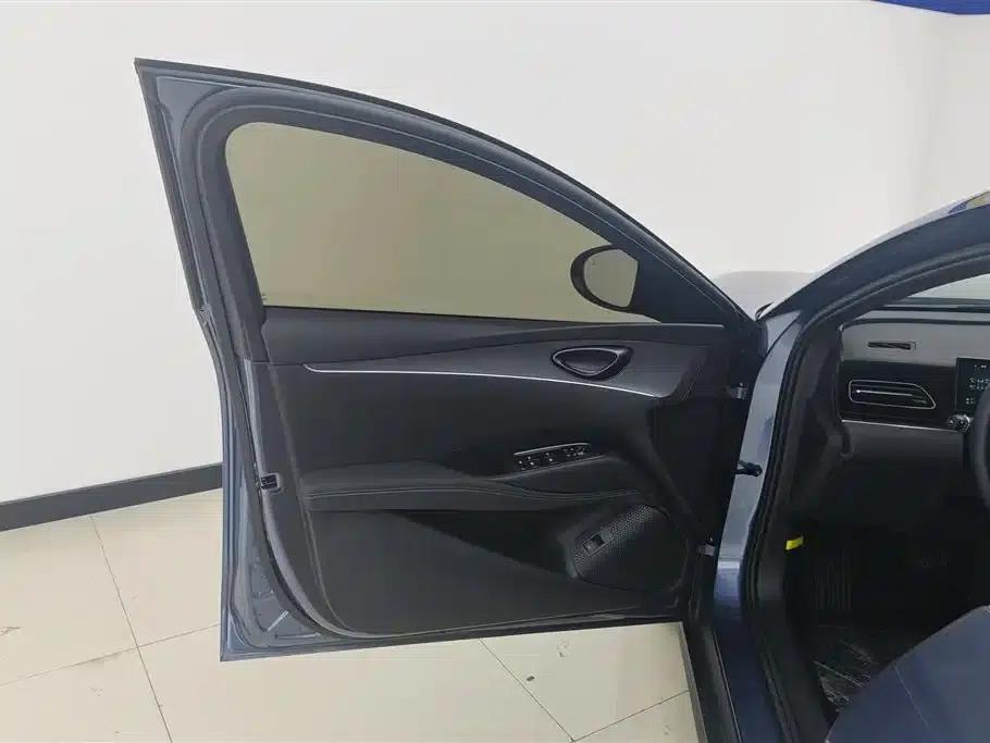 Seal 06 DM-i Touring Edition 2025 DM-i 150KM Premium Model — миниатюра 7