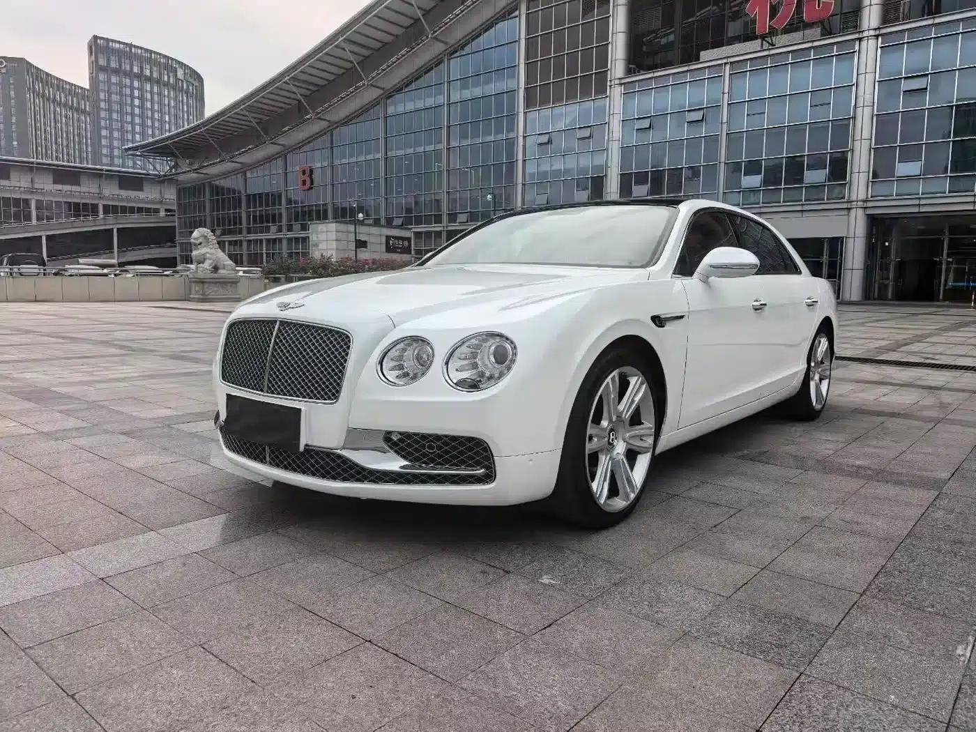 2014 Flying Spur 4.0T V8 Premium Edition — миниатюра 1