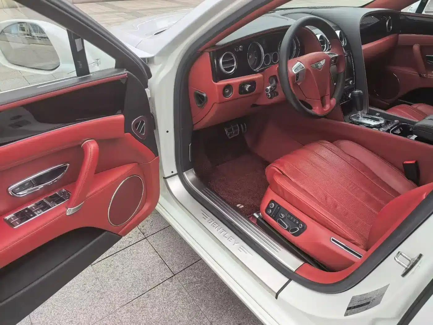 2014 Flying Spur 4.0T V8 Premium Edition — миниатюра 3