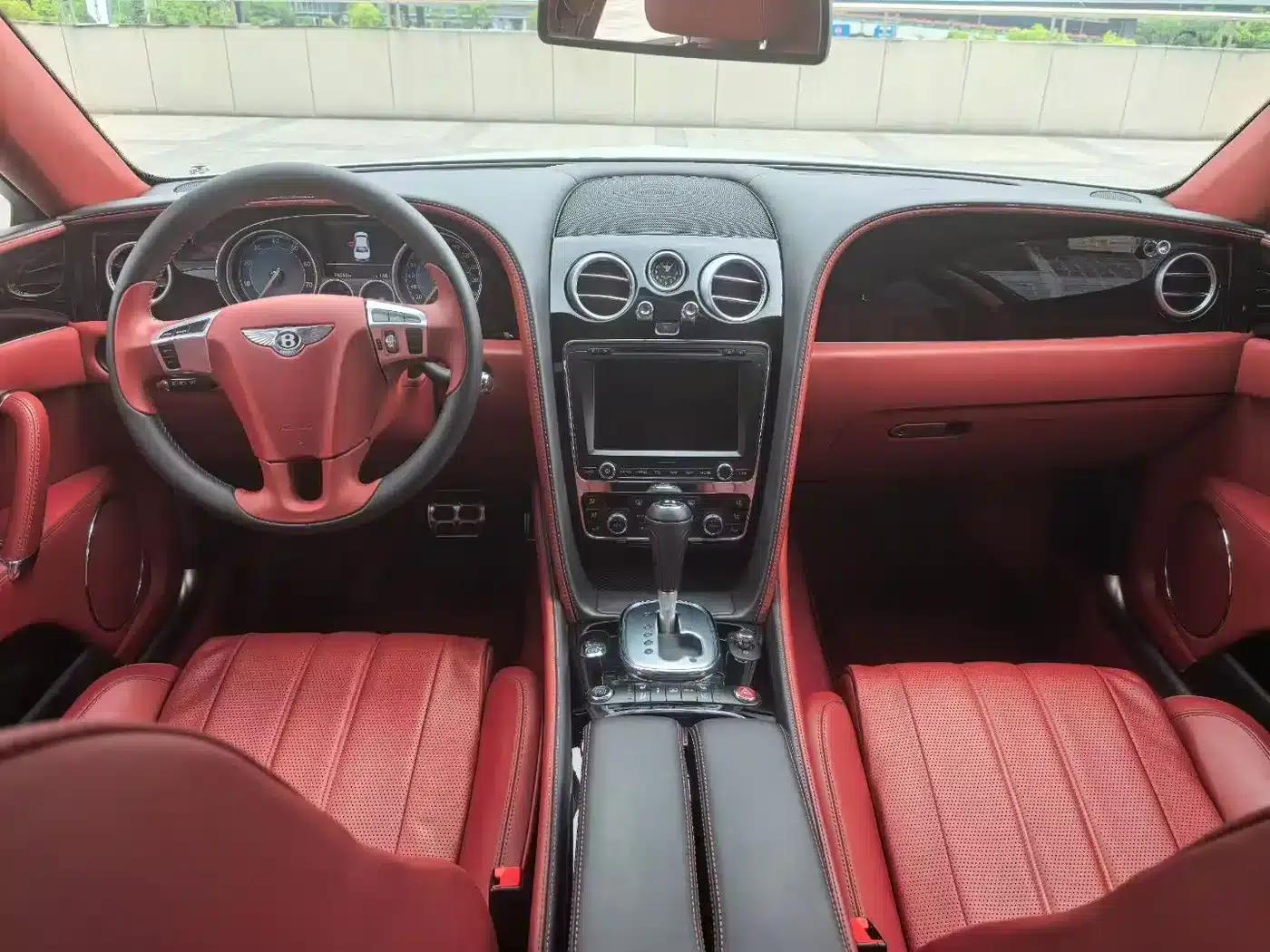2014 Flying Spur 4.0T V8 Premium Edition — миниатюра 5