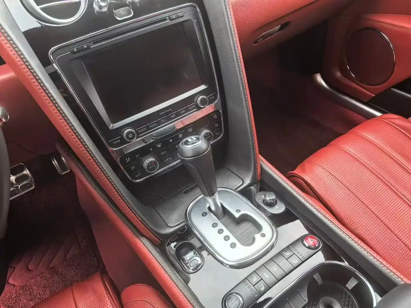 2014 Flying Spur 4.0T V8 Premium Edition — миниатюра 7