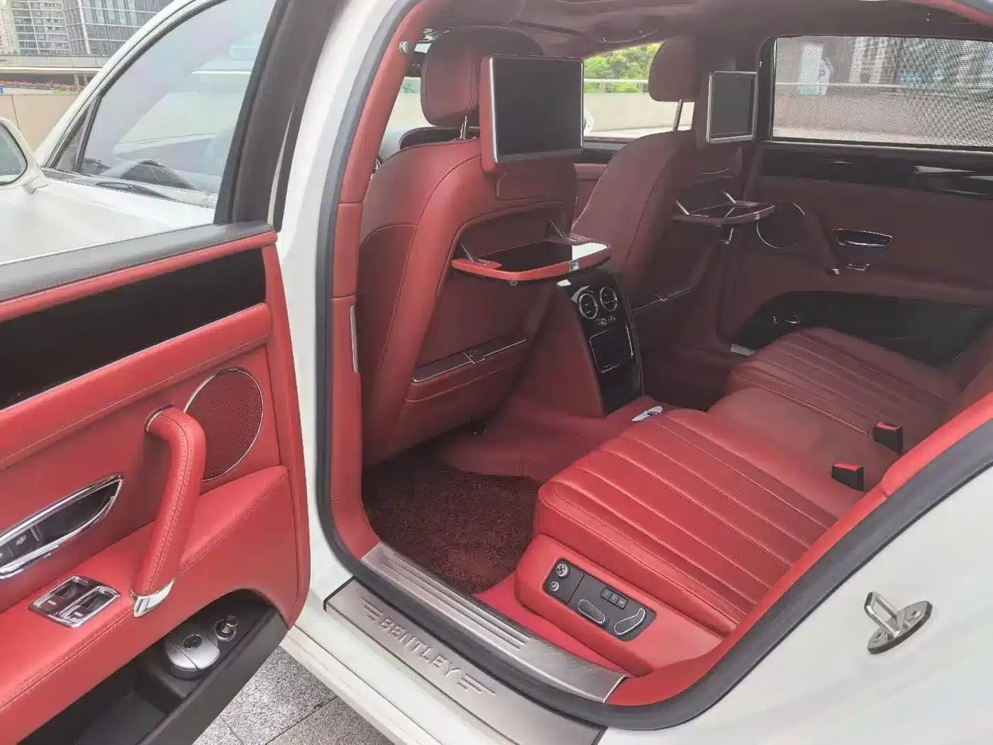 2014 Flying Spur 4.0T V8 Premium Edition — миниатюра 8