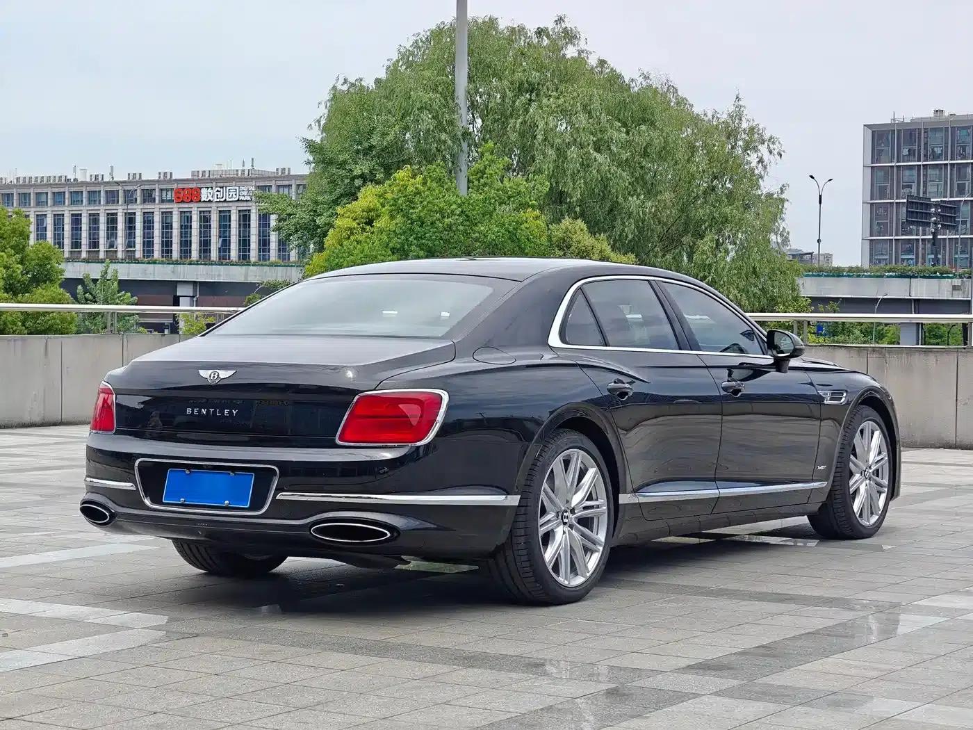 Flying Spur 2020 6.0T W12 Standard Edition — миниатюра 2