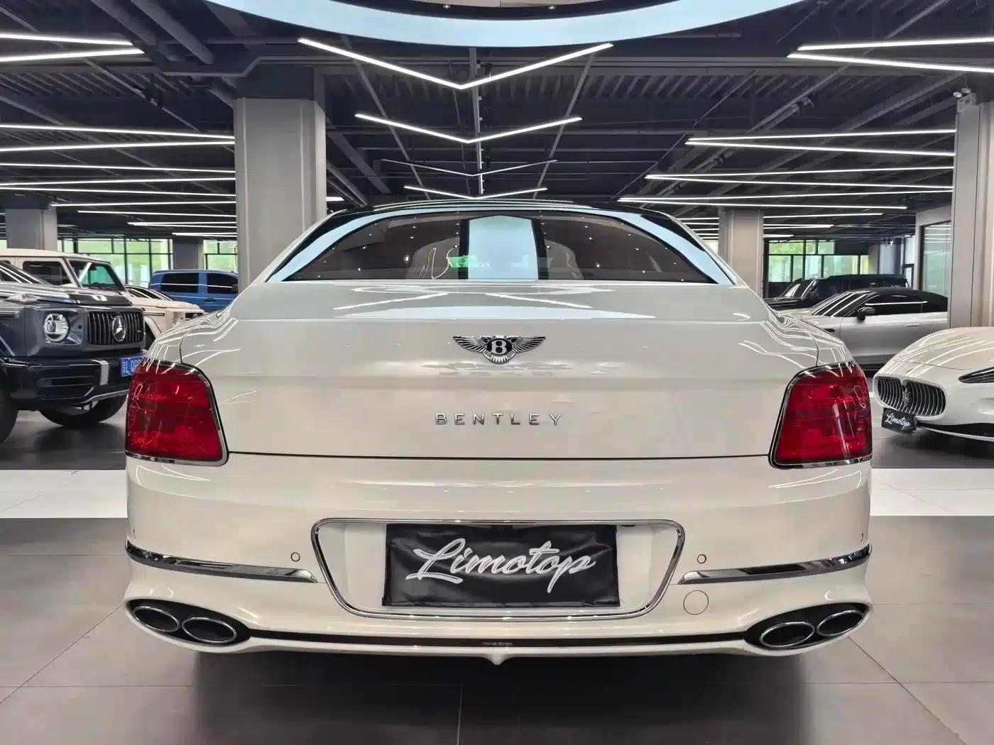 Flying Spur 2022 4.0T V8 Standard Edition — миниатюра 5